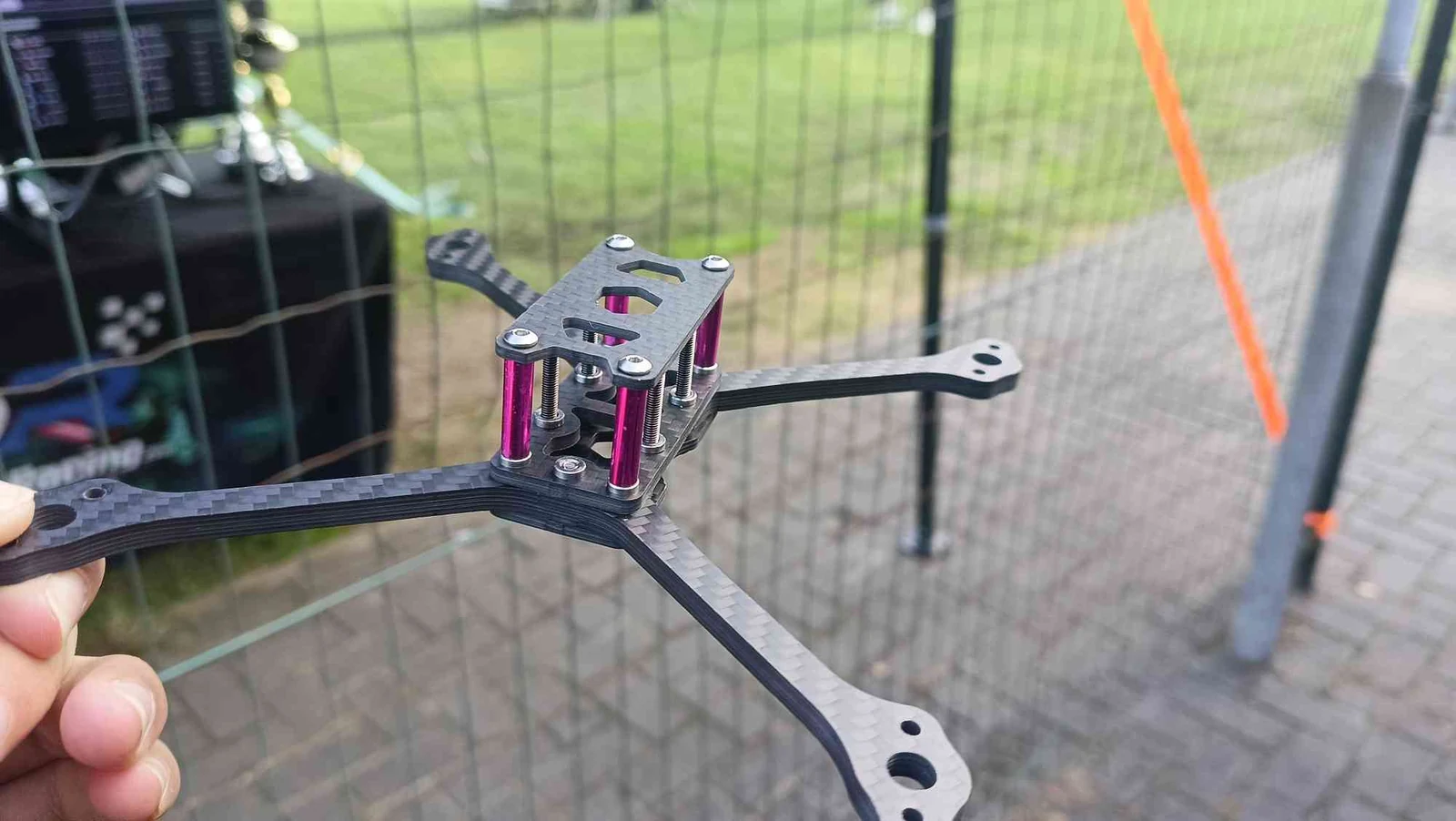 HexR5 frame assembly without horizontal braces.